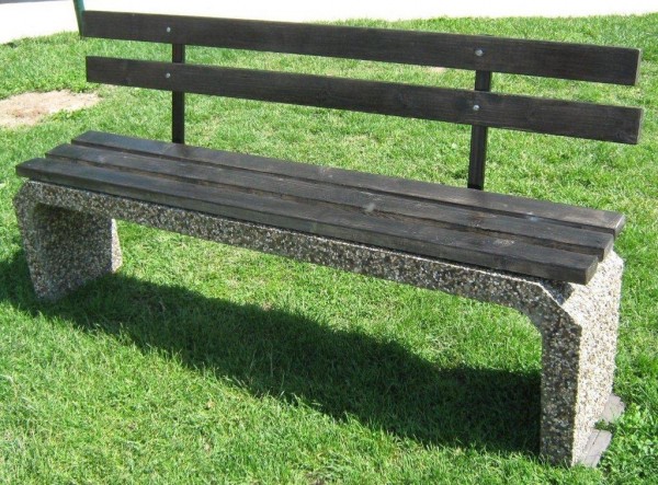 Klupa s naslonom